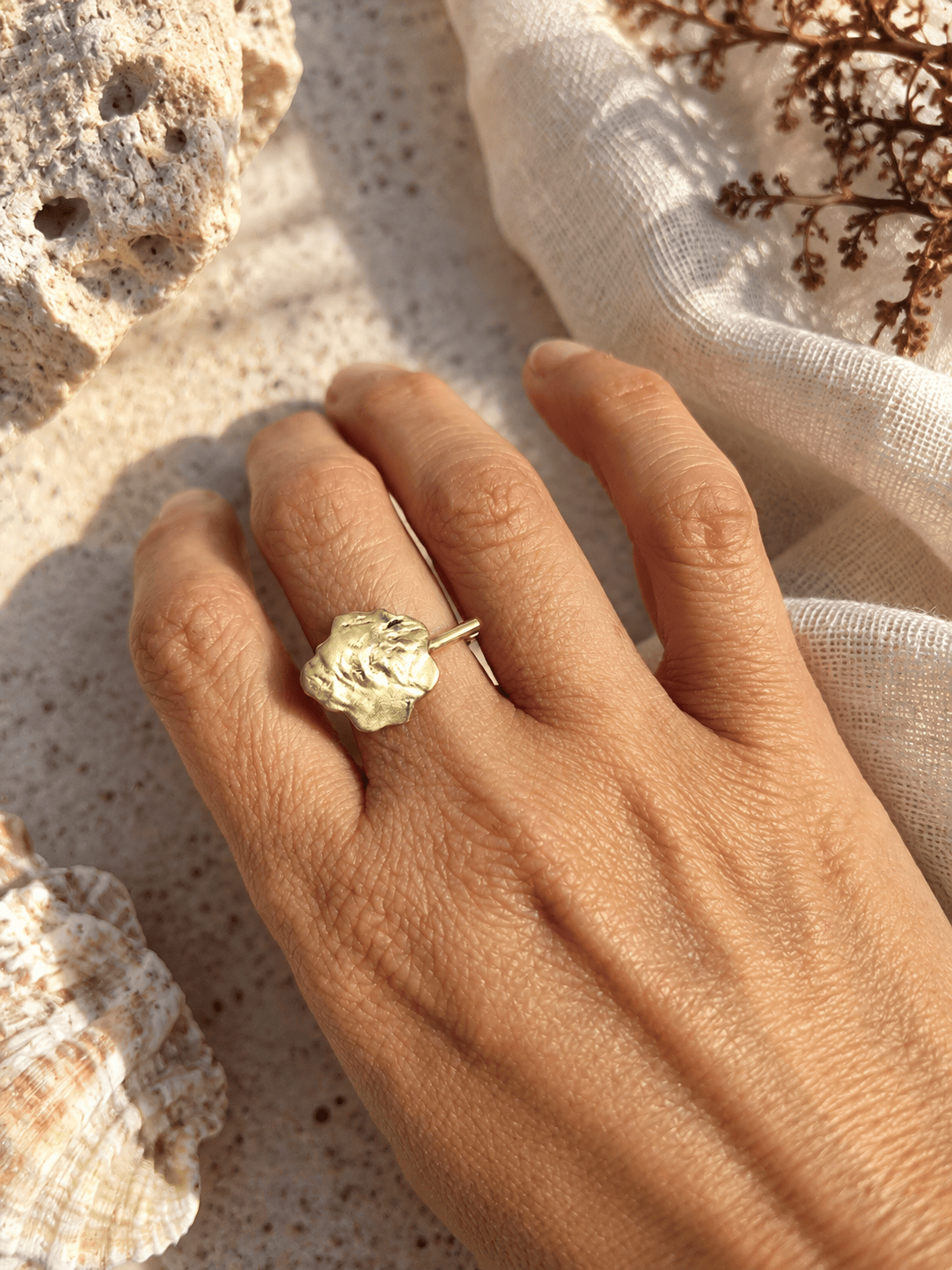 Bague géométrique – surface texturée
