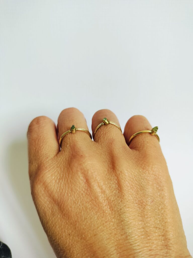 Anneaux fins – olivine — vue 3