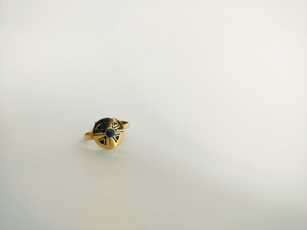 Bague pastille et pierre fine — vue 3