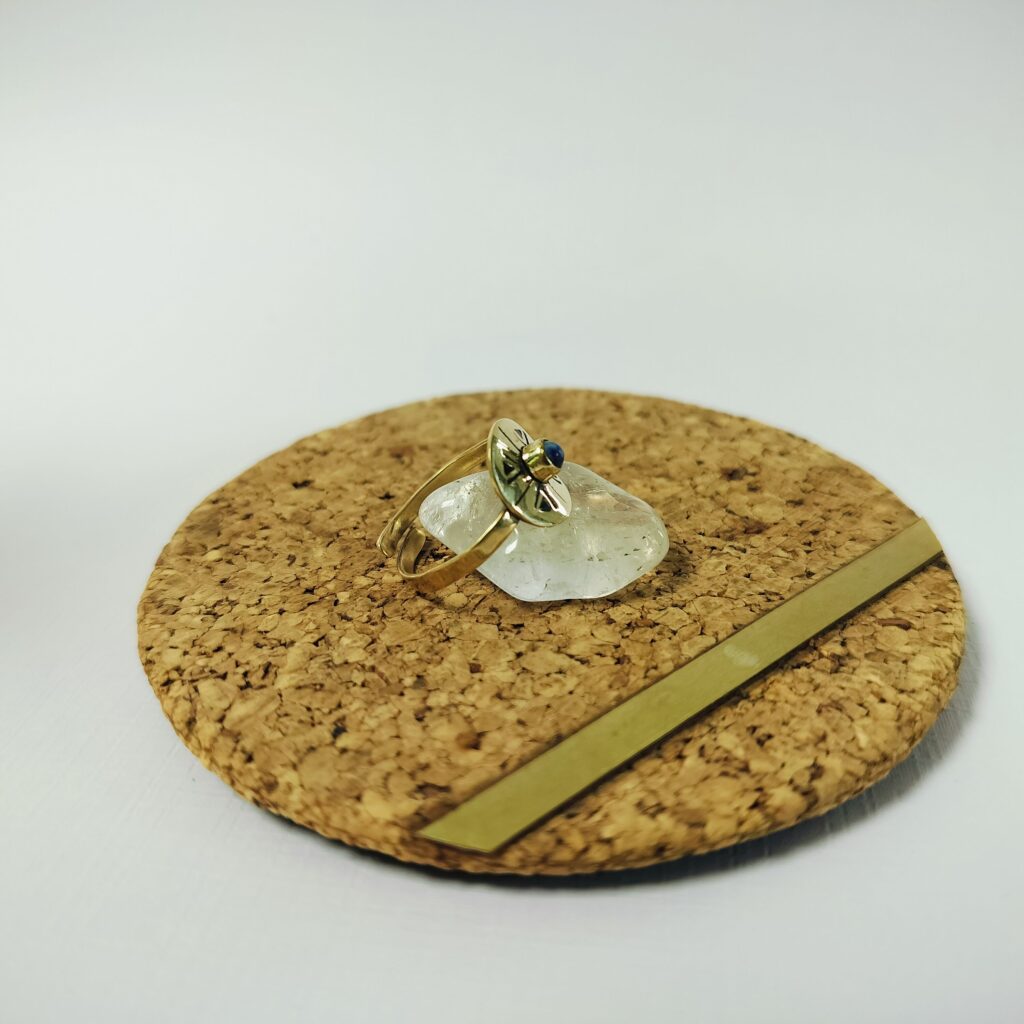 Bague pastille et pierre fine — vue 4