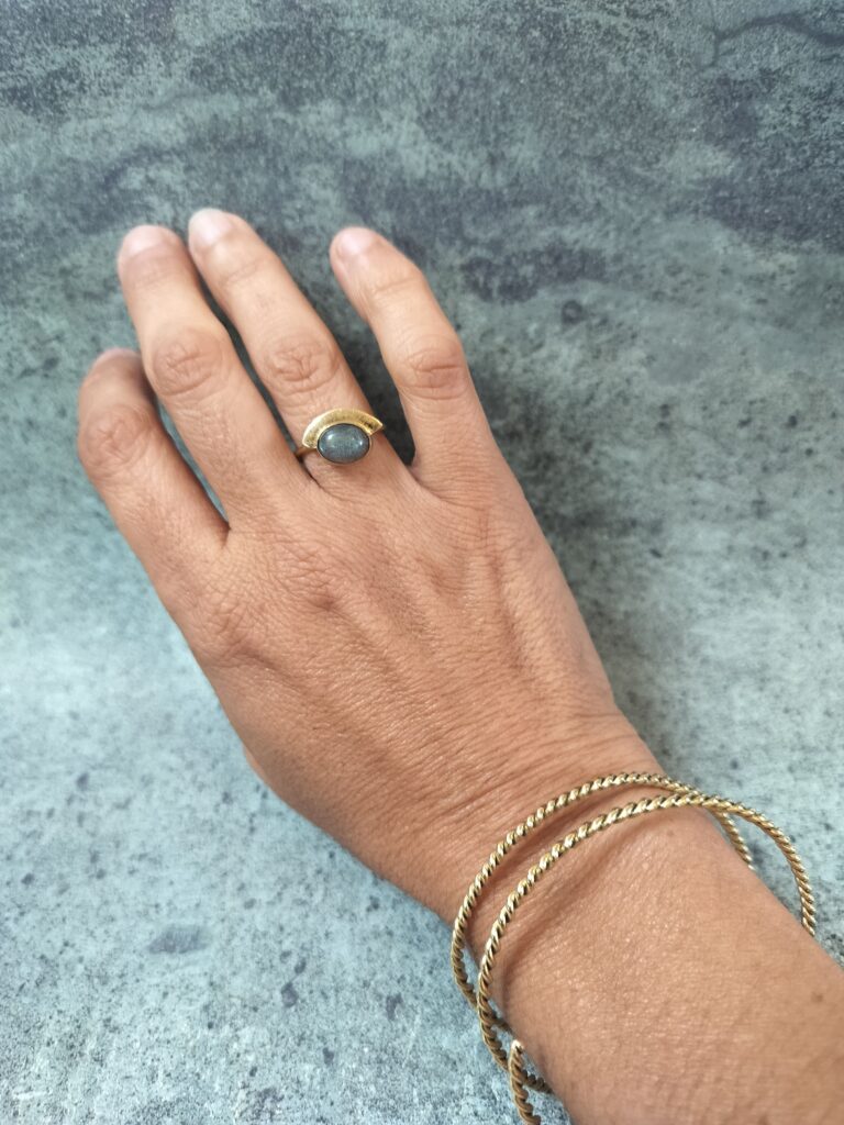 Bague Labradorite — vue 3