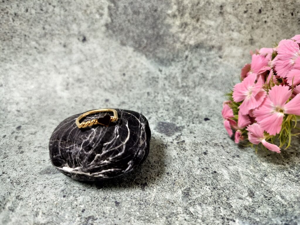 Bague cœur noir – Laiton torsadé — vue 2