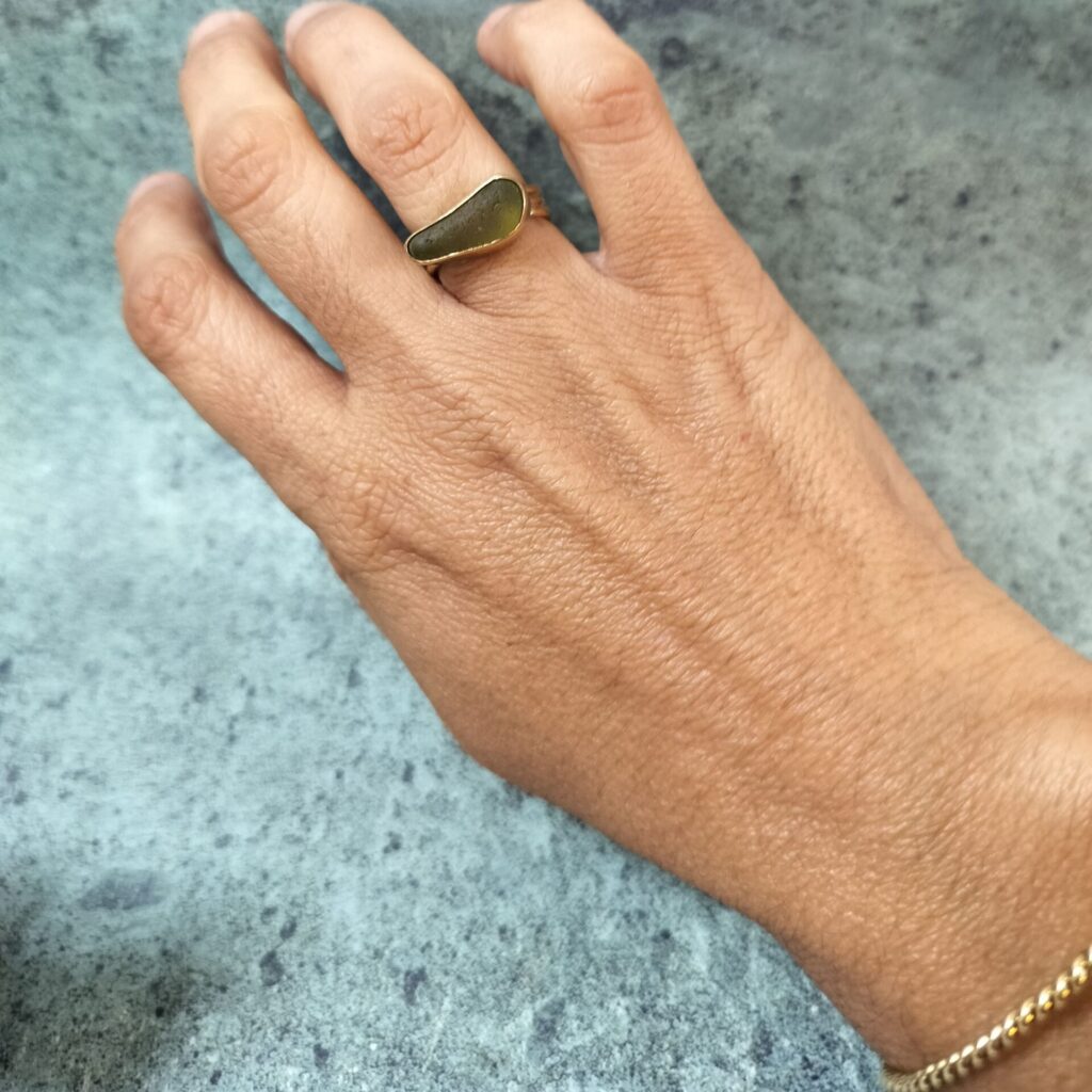 Bague lagune portée