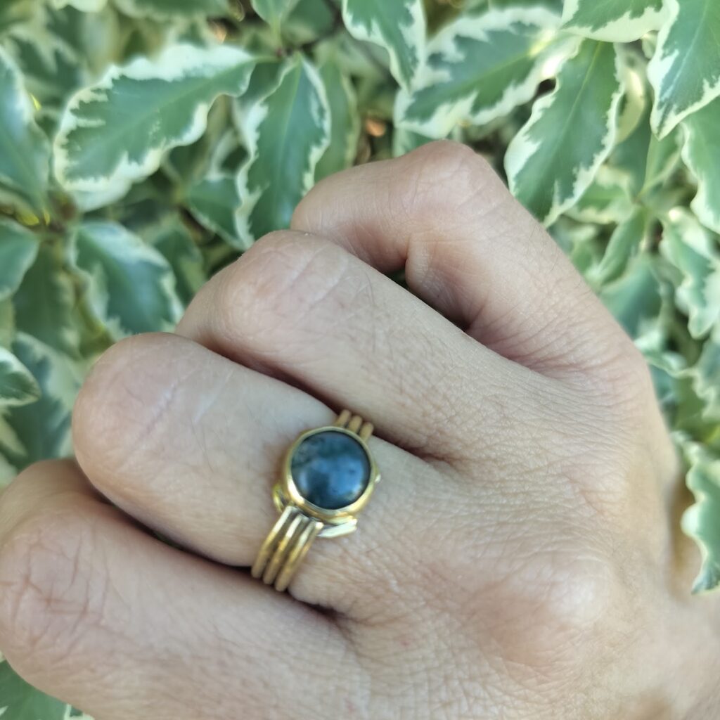 Bague Agate Mousse portée