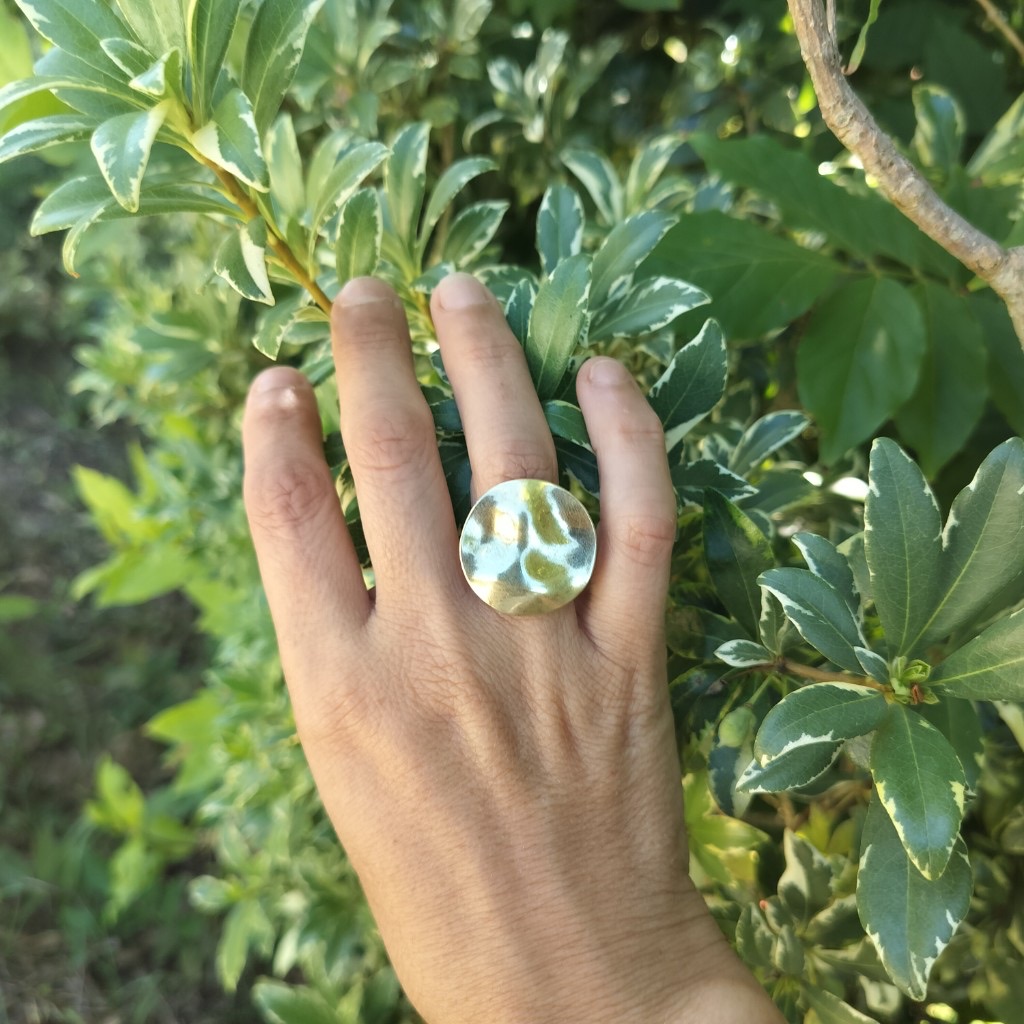 Bague Soleil – Laiton martelé